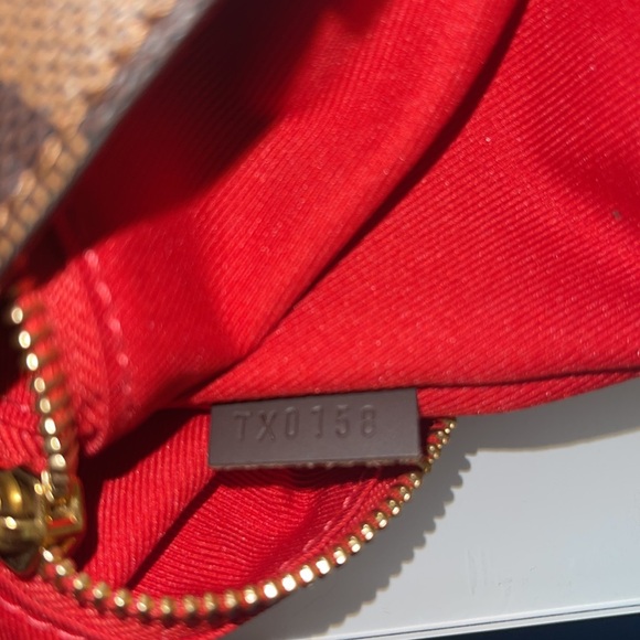 AUTHENTIC: Louis Vuitton Gracefull MM (Excellent Condition) - Picture 10 of 10